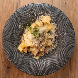 Папарделе Блек Ангъс и горски гъби