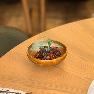 Черен ориз със зеленчуци и скариди