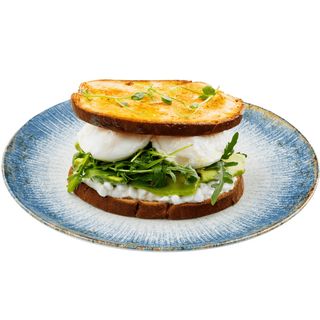 Безглутенов сандвич с поширани яйца