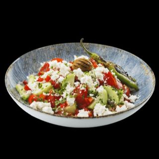 Традиционна шопска салата