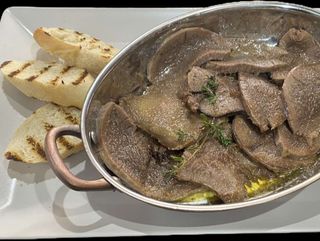 ТЕЛЕШКИ ЕЗИК В МАСЛО