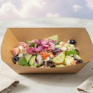 Българска салата с котидж