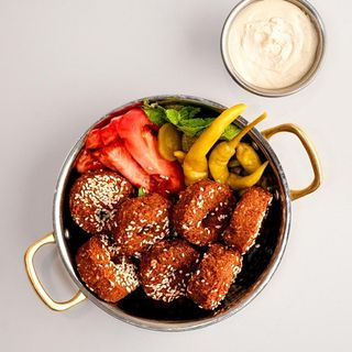 Falafel platter