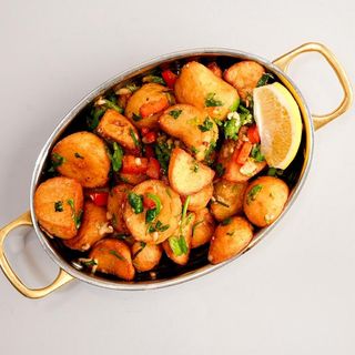 Spicy potato cubes