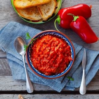 Лютеница едросмляна