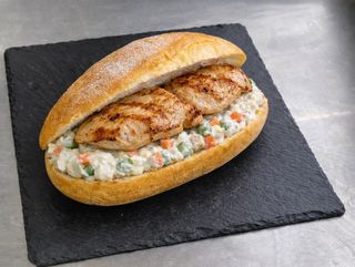 Сандвич с пилешко филе
