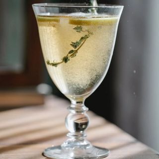 Лимоната с бъз и мента