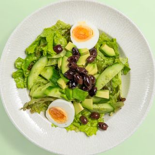 Микс зелени краставици, яйце  и авокадо