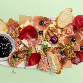 Вариация сирена и колбаси