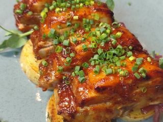 Глазирани свински ребра