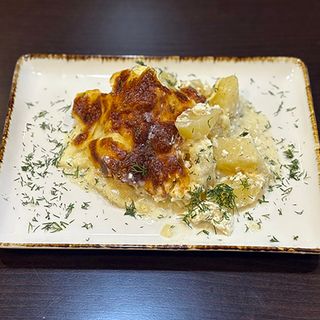 Запечени картофи със сирене, сметана и моцарела