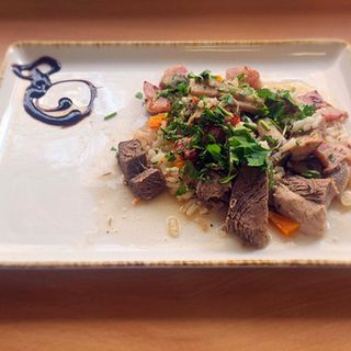 Свинско с лук и чушка на тиган