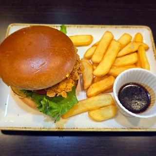 Пилешки бургер 