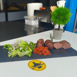 3 бр. Домашни св. кебапчета