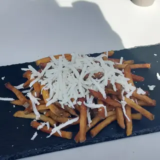 Пържени картофи със сирене
