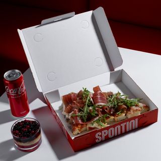 Crudo e rucola + Крем брюле с горски плодове + Кока Кола