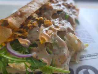 Ядосано пиле малък