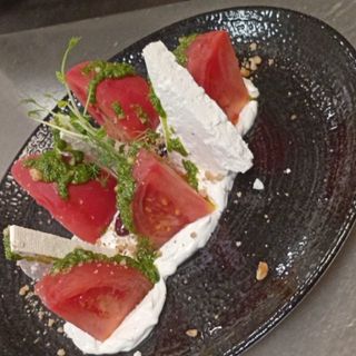 Вашата салата от белени домати и сирене