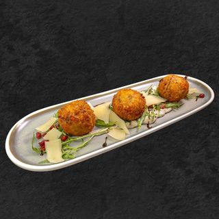 Аранчини с телешко и трюфел майонеза