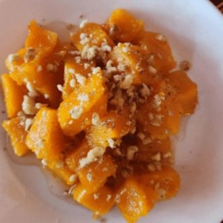 Печена тиква с мед и орехи