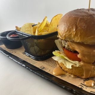 Двоен бургер с пържено кюфте