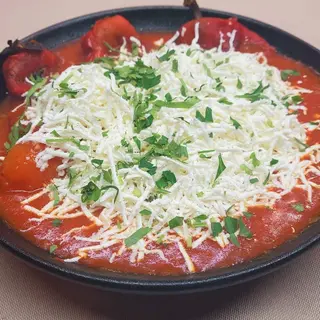 Печени чушки с домати и сирене