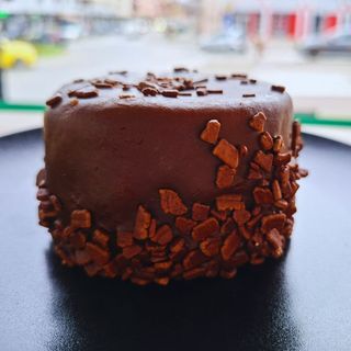 Мини торта Шоколад и бадем