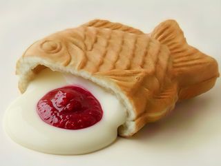 Тайяки с малина и бял шоколад - лимитиран вкус на месец февруари