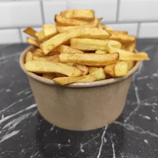 Пържени Картофи със Сос и Сирене