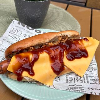 Хот Дот BBQ с чедър