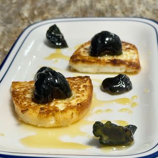 Запечено козе сирене със смокини 150 гр.