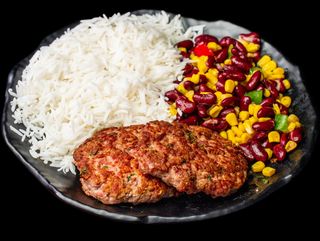 Пуешки бифтек два броя с две гарнитури по избор (450г)