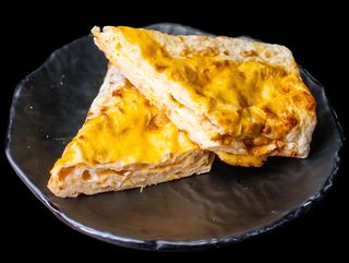 Баница от лаваш със сирене