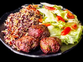 Телешки кюфтета със зеленчуци и канела три броя (450г)