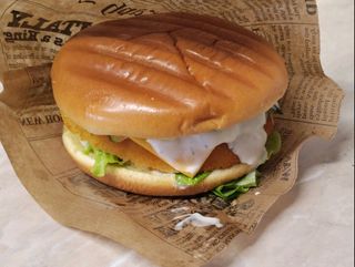 Бургер с пилешки шницел