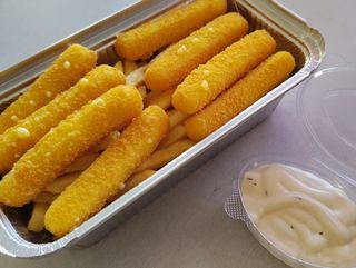 Хрупкави кашкавалени пръчици