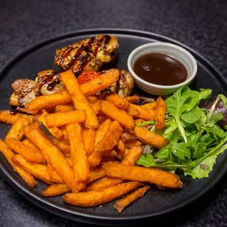 Филе от пилешко бутче в марината от трюфели с батат фри