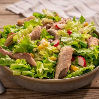 Микс салата с риба тон