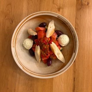 Салата Домат