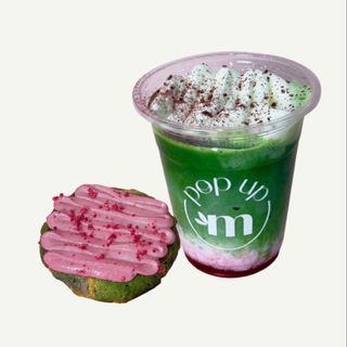 Комбо матча с малина + бисквиткa с малина и бял шоколад