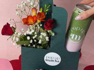 Комбо: цвете + напитка по избор + бонбон