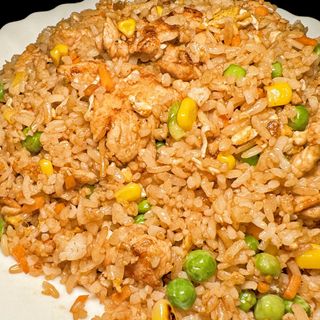 F4-Пържен ориз с пилешко