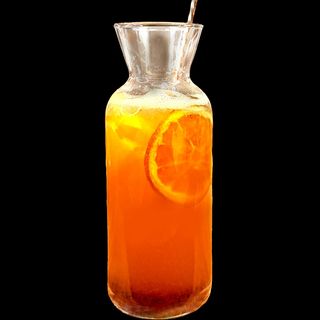 Синя слива с карамелизиран лайм и сушен портокал