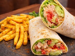 ТОРТИЛА/РАП С ПИЛЕ И ЛЕК ГОРЧИЧЕН/МАЙОНЕЗЕН СОС