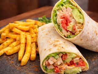 ТОРТИЛА/РАП С ПИЛЕ И ПИРИ СОС