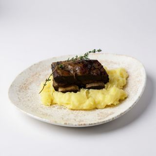 Телешки ребра с барбекю сос