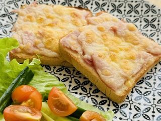 Сандвич с шунка и кашкавал