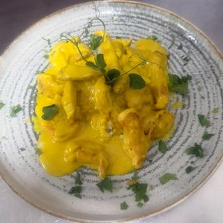 пилешки късчета с къри с ориз (350 гр)