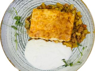 Мусака с кисело мляко (350 гр.)