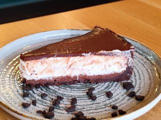 Чийзкейк с шоколад и лешници